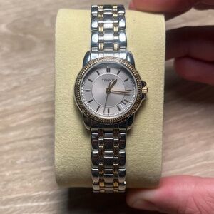 Ladies tissot watch
Watch only